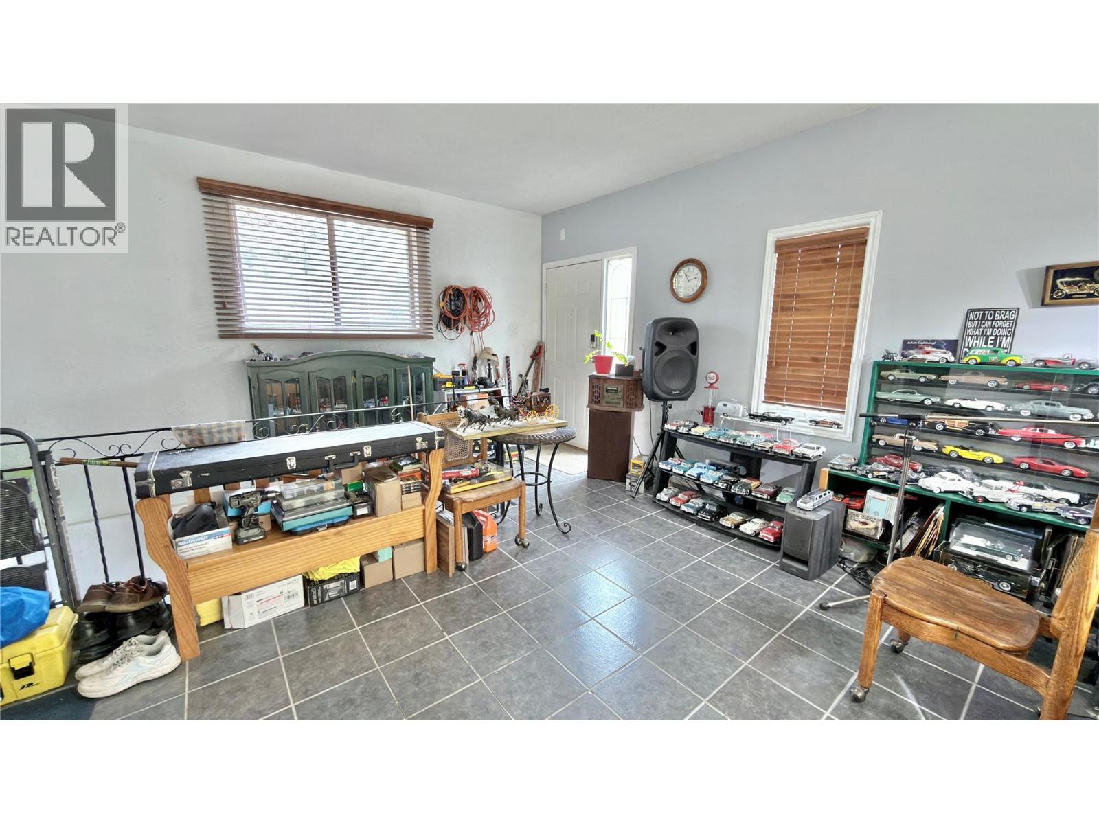 356 Marguerite Avenue - 36