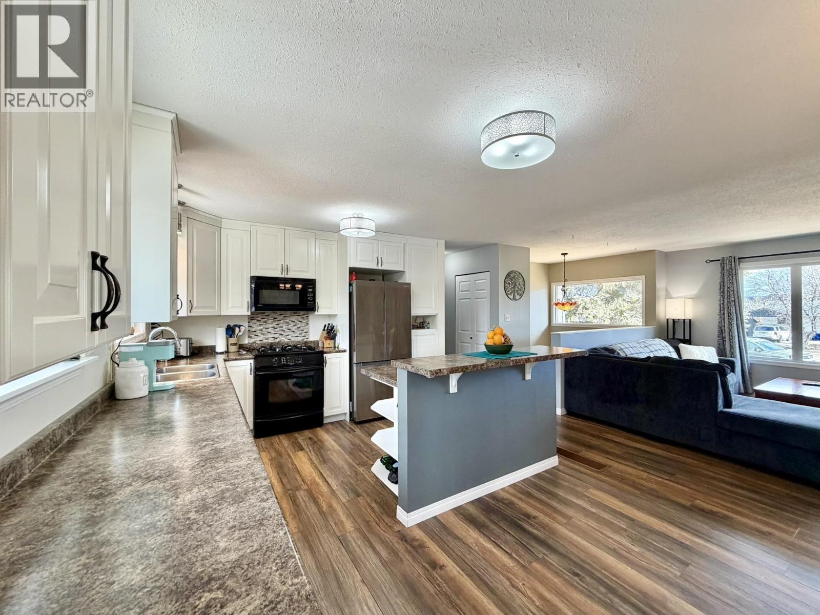 393 BIRCH PLACE - 11