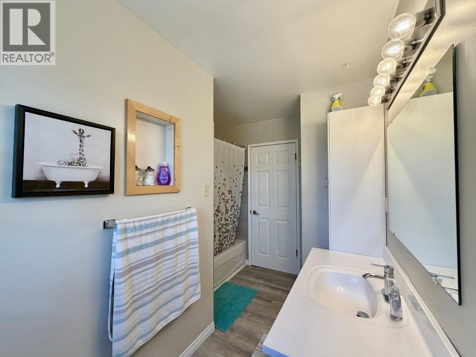 393 BIRCH PLACE - 16