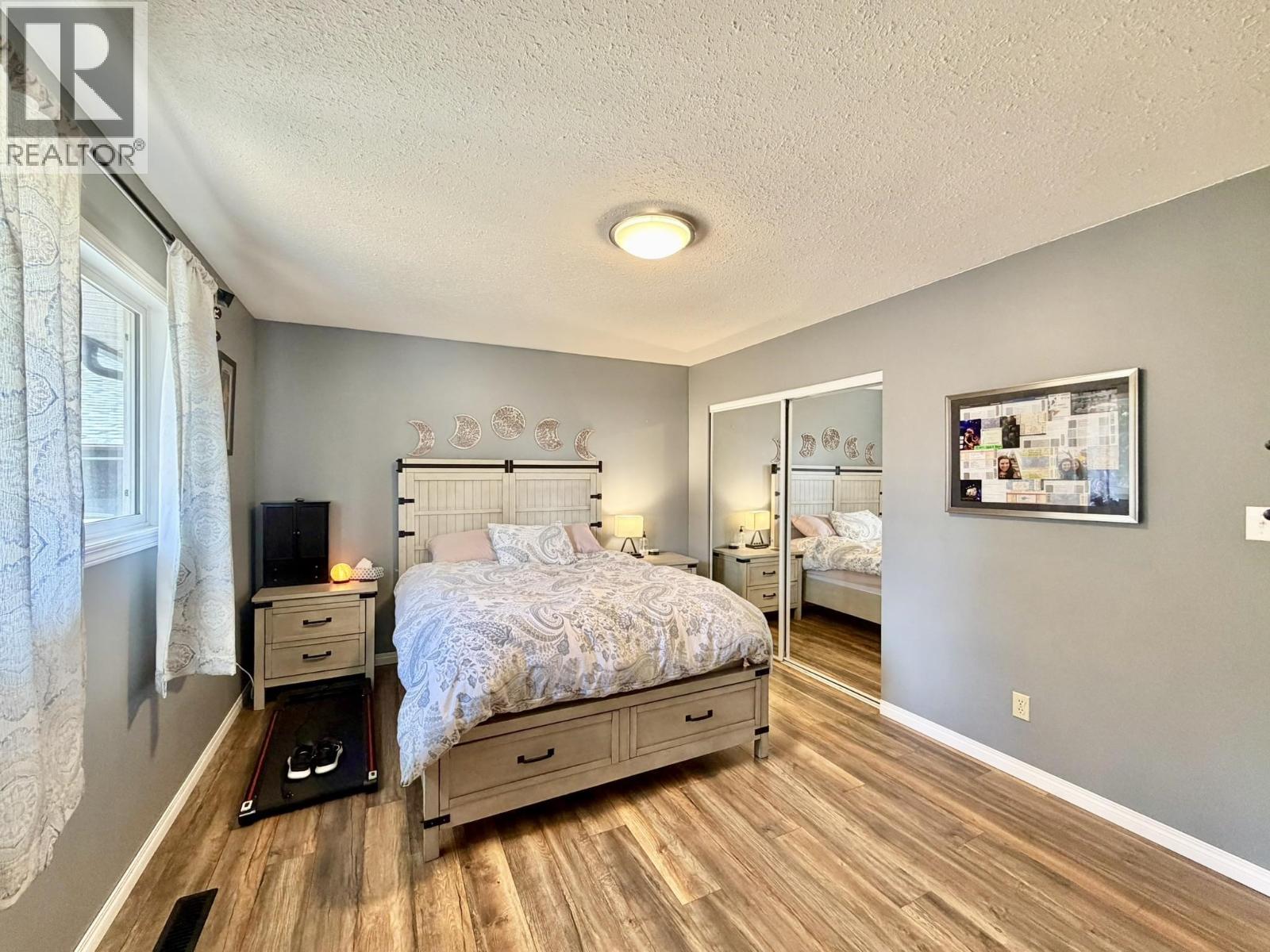 393 BIRCH PLACE - 17