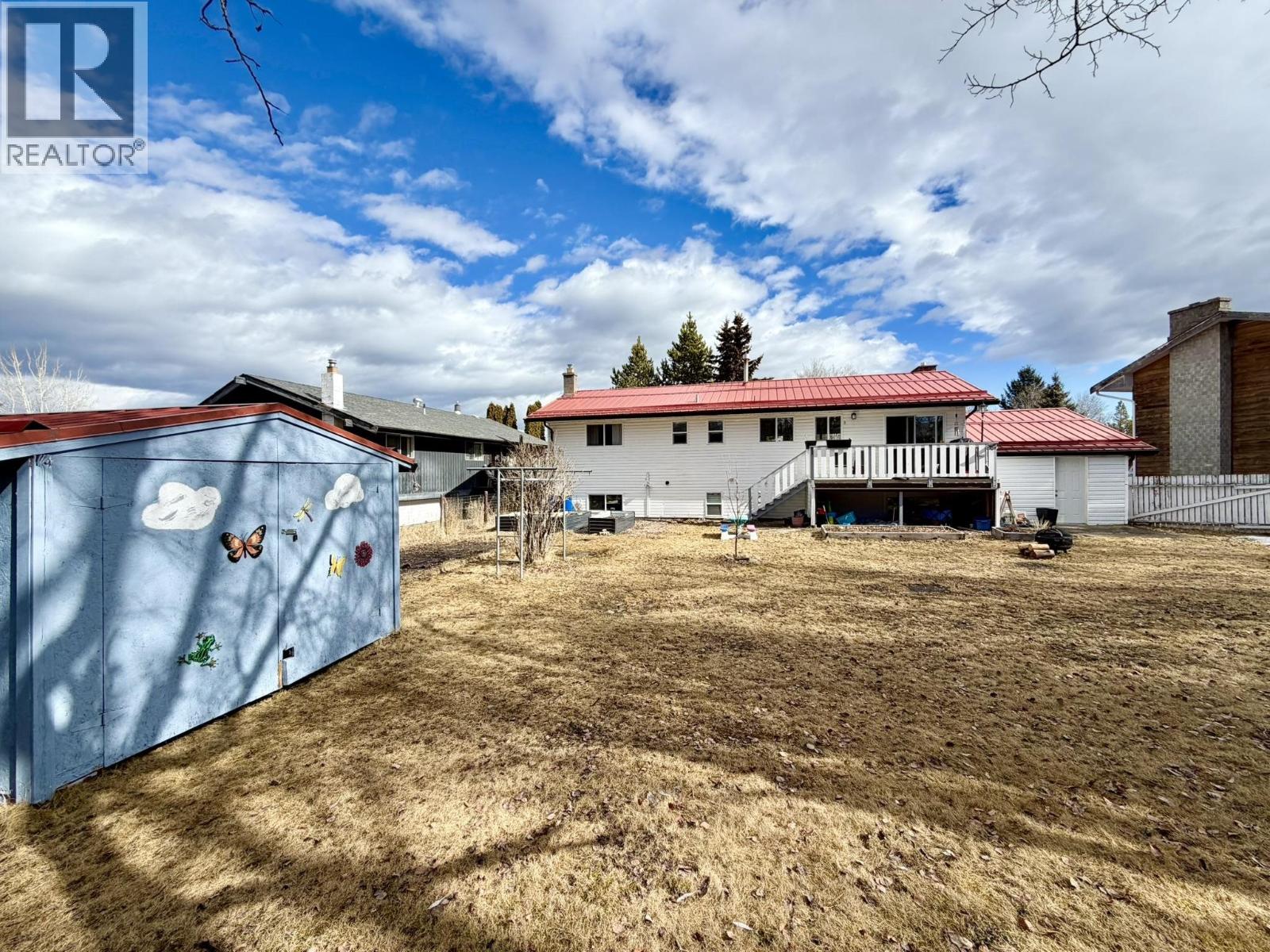 393 BIRCH PLACE - 3