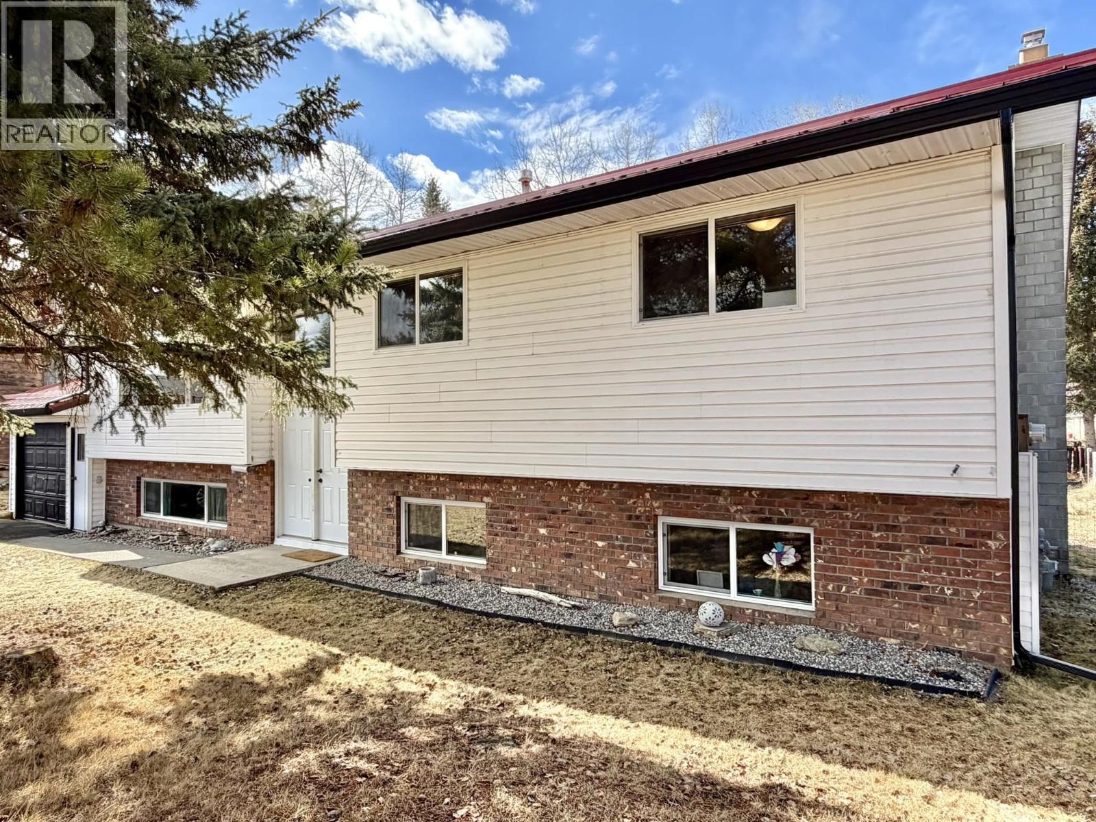 393 BIRCH PLACE - 32