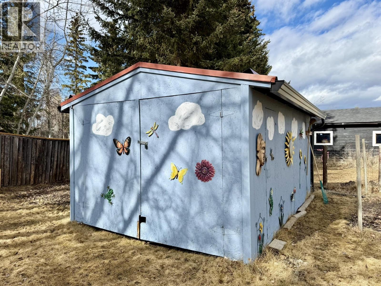 393 BIRCH PLACE - 4