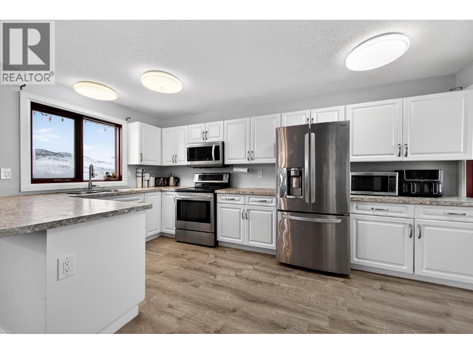 2727 QU'APPELLE Boulevard, Kamloops