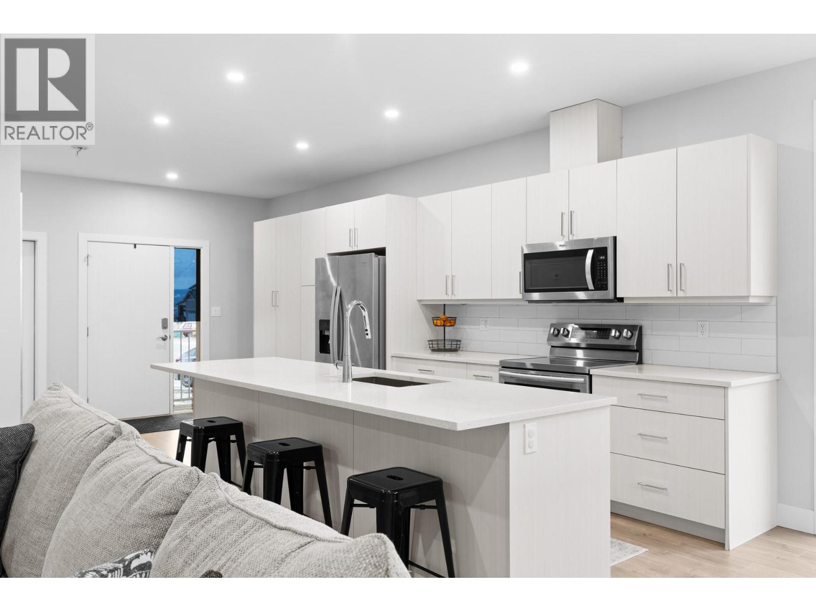 3735 Inverness Road, West Kelowna