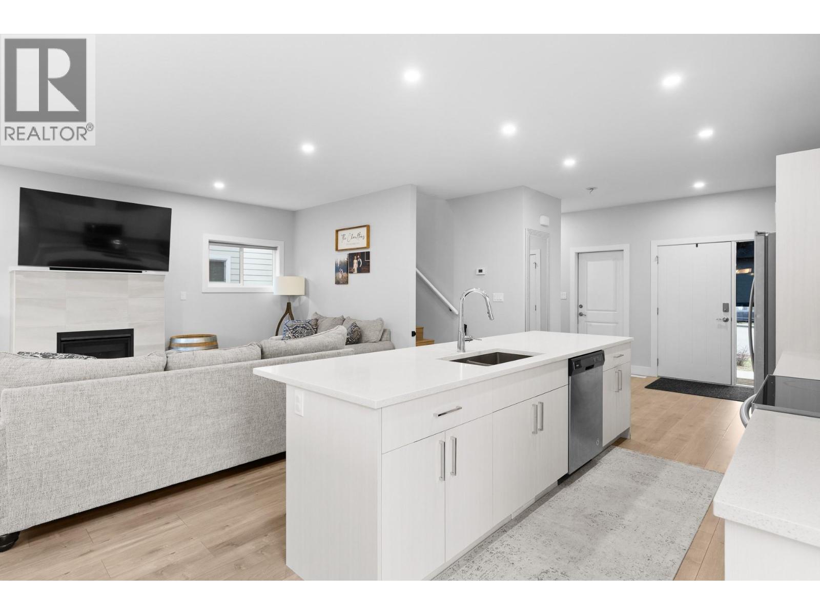 3735 Inverness Road, West Kelowna