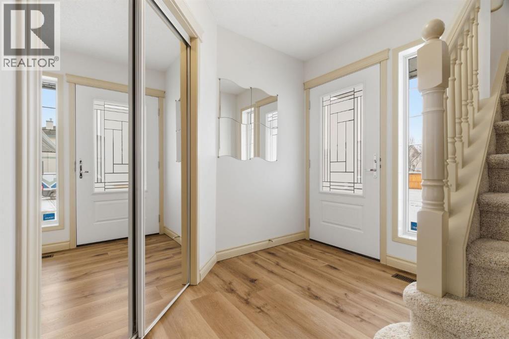 Single Family House for Sale in  Douglas Ridge Circle SE Douglasdale/Glen Calgary 