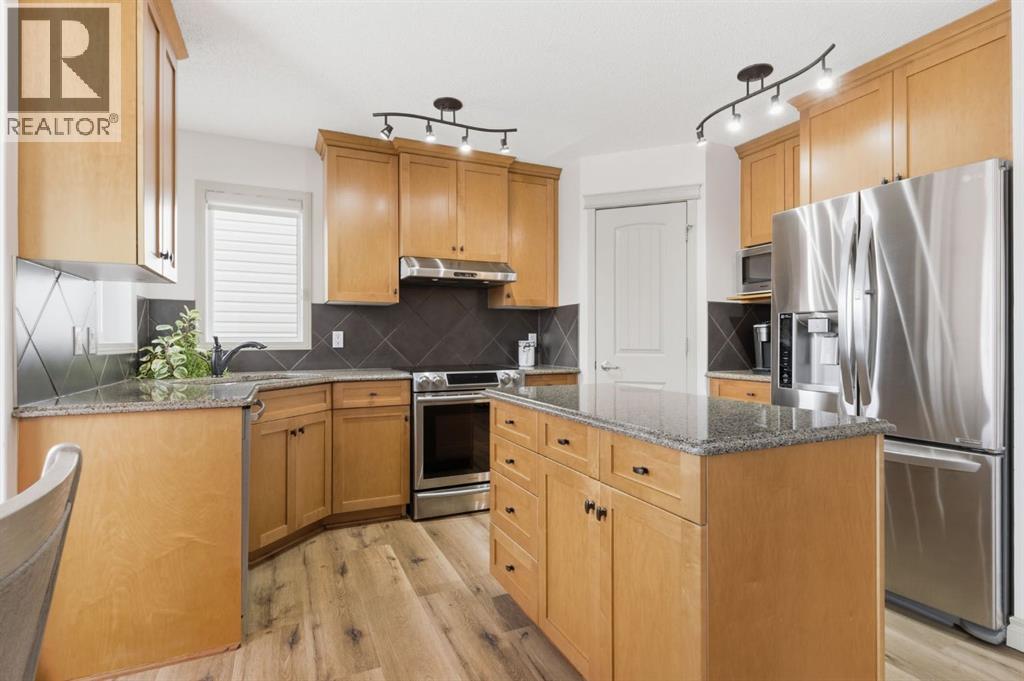 Single Family House for Sale in  Douglas Ridge Circle SE Douglasdale/Glen Calgary 