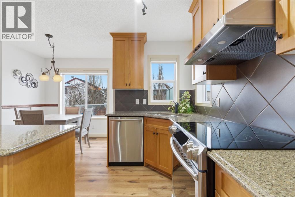 Single Family House for Sale in  Douglas Ridge Circle SE Douglasdale/Glen Calgary 