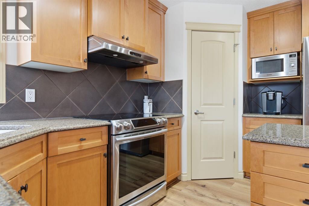 Single Family House for Sale in  Douglas Ridge Circle SE Douglasdale/Glen Calgary 