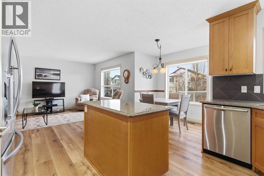 Single Family House for Sale in  Douglas Ridge Circle SE Douglasdale/Glen Calgary 