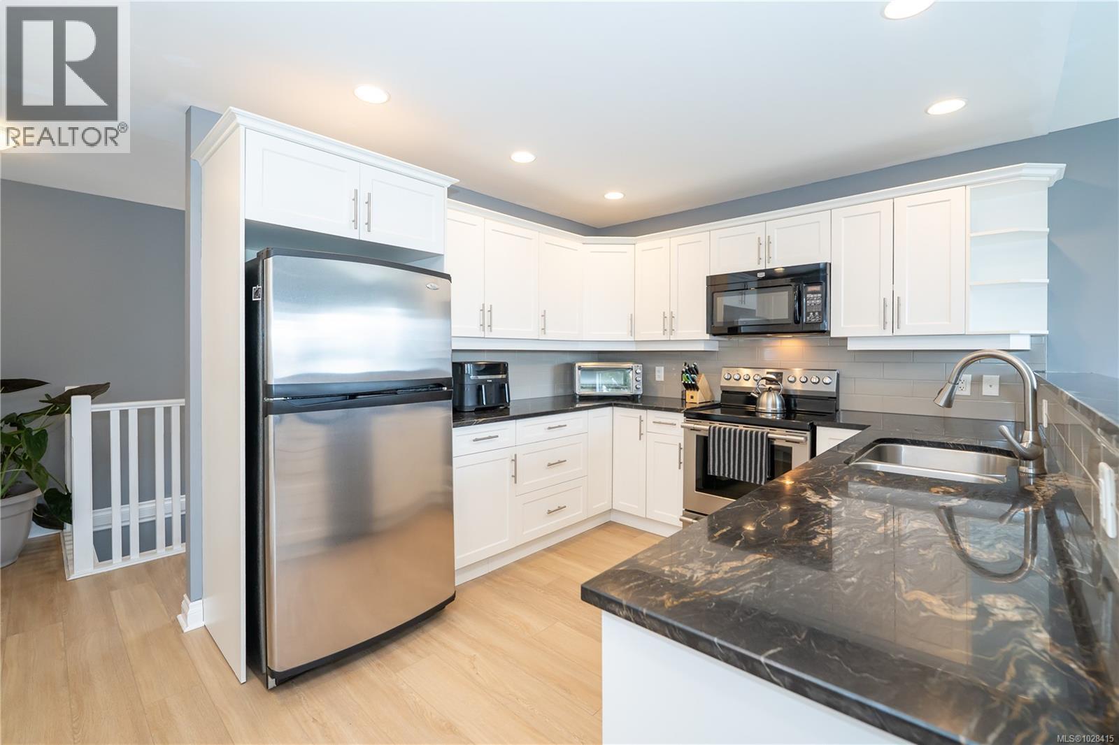 1064 JENKINS AVE - 12