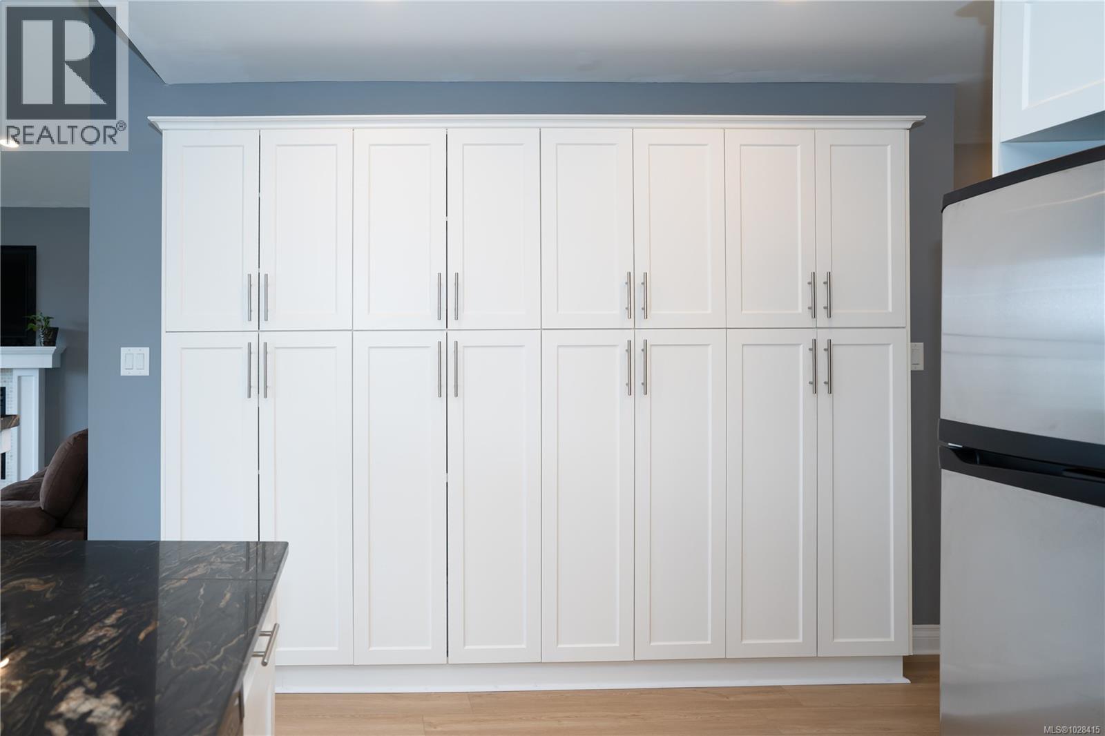 1064 JENKINS AVE - 14