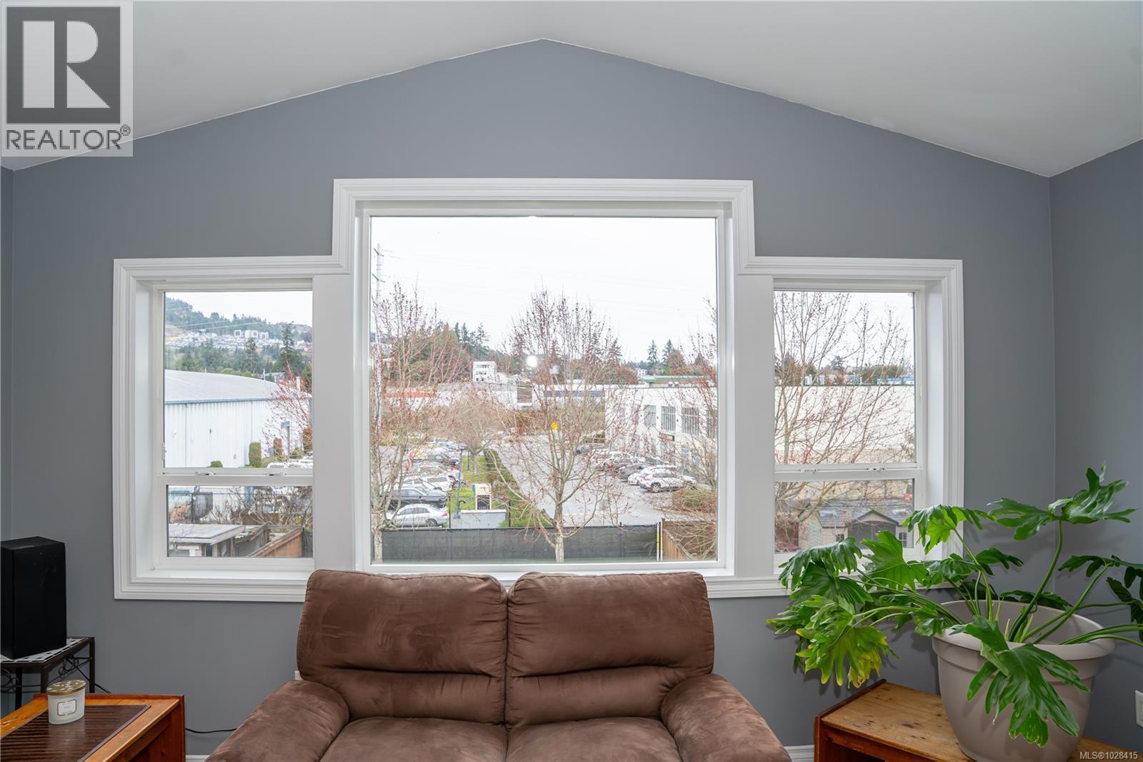 1064 JENKINS AVE - 22