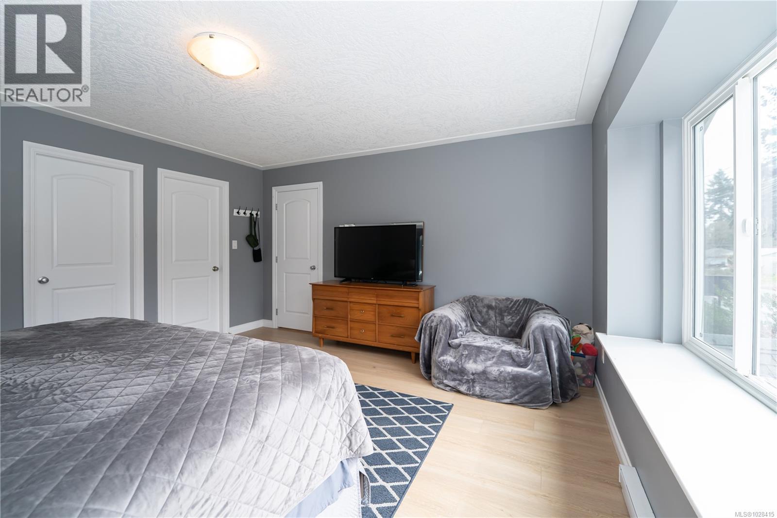 1064 JENKINS AVE - 27