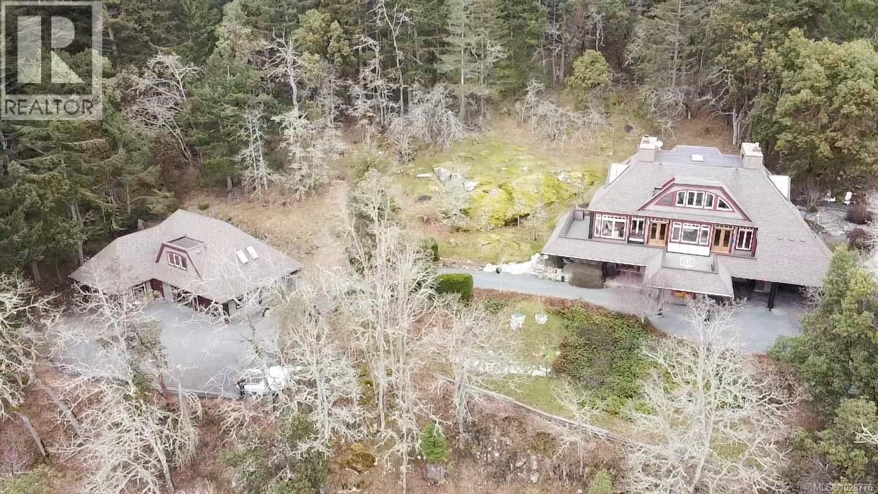  8242 Thomson Place, Central Saanich