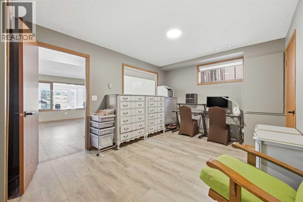 Single Family House for Sale in  Country Hills Close NW Country Hills Calgary 