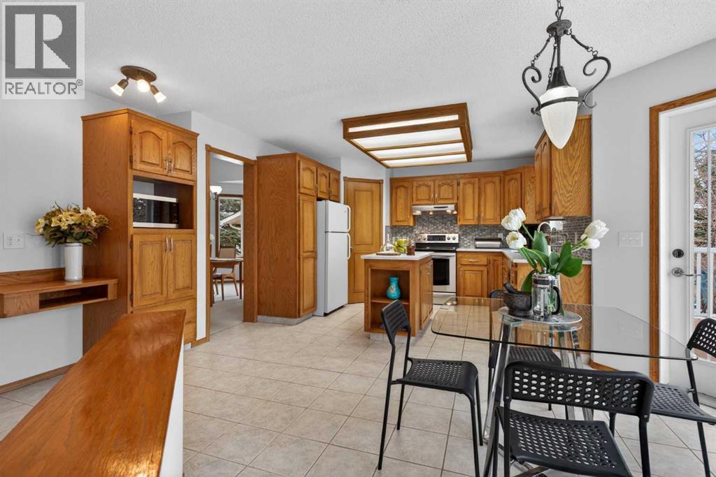 Single Family House for Sale in  Hawkwood Boulevard NW Hawkwood Calgary 