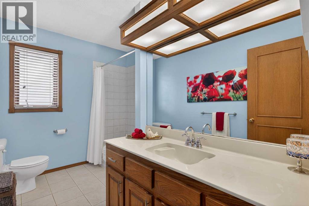 Single Family House for Sale in  Hawkwood Boulevard NW Hawkwood Calgary 