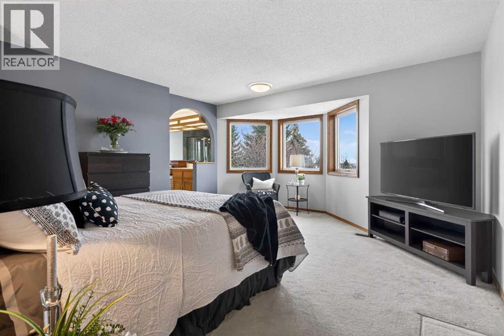 Single Family House for Sale in  Hawkwood Boulevard NW Hawkwood Calgary 