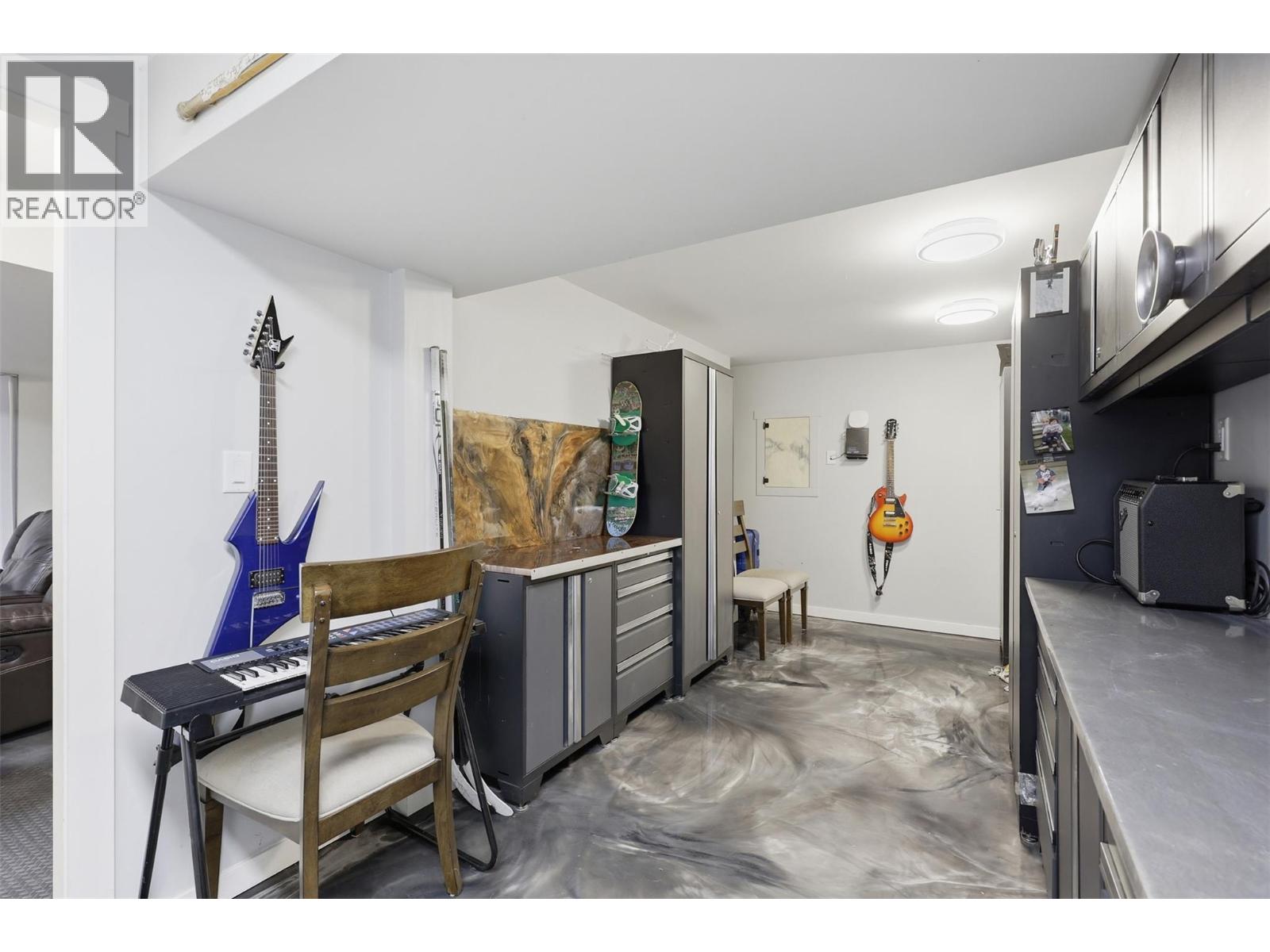 49 BERYL Drive, Logan Lake