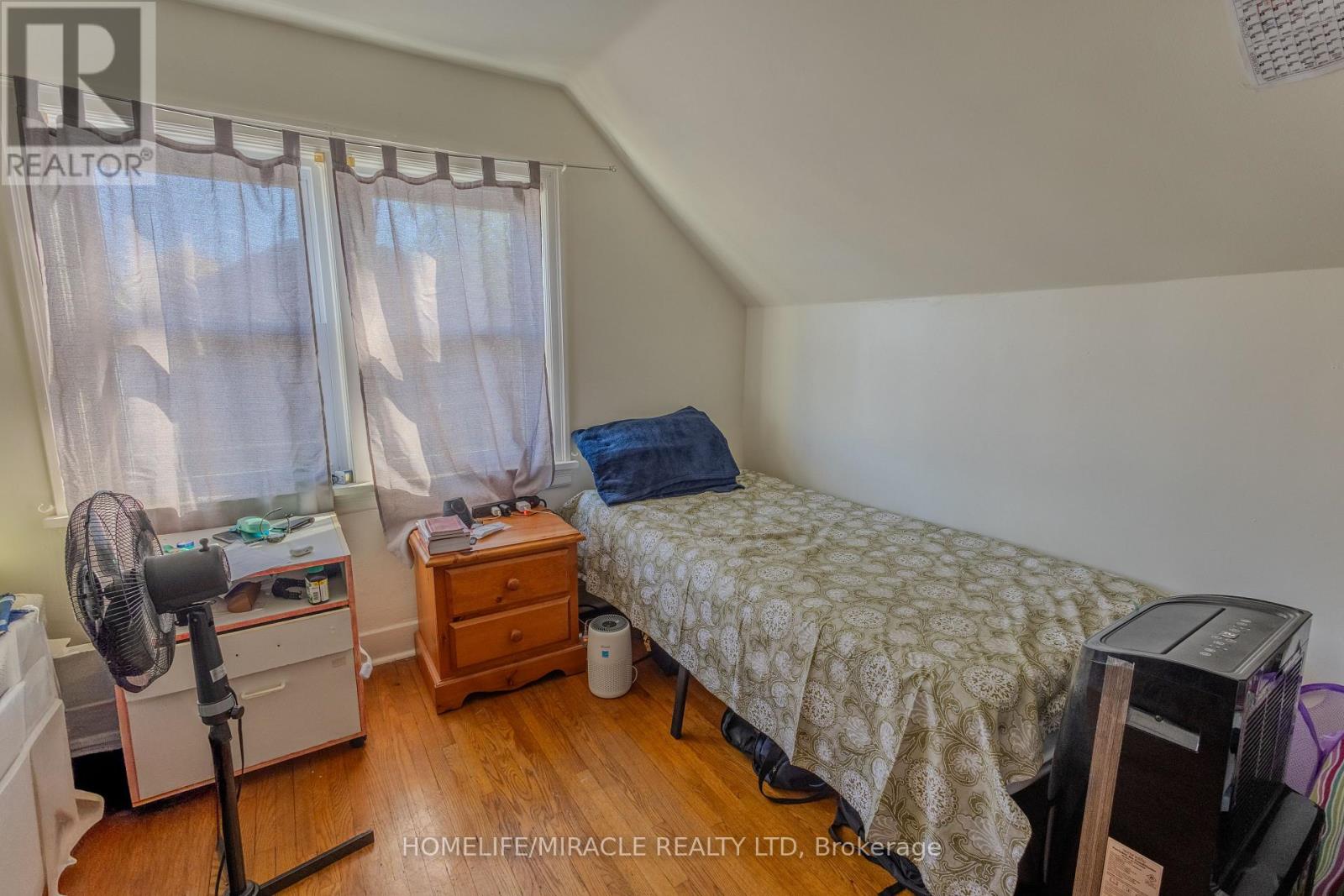 437 CLARKE ROAD - 3