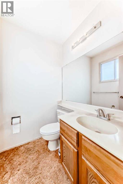 Single Family House Bi-level for Sale in  Berwick Way NW Beddington Heights Calgary 