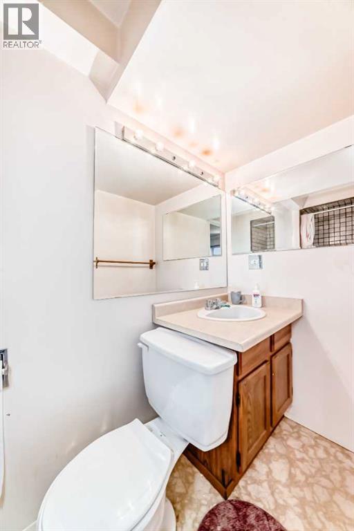 Single Family House Bi-level for Sale in  Berwick Way NW Beddington Heights Calgary 