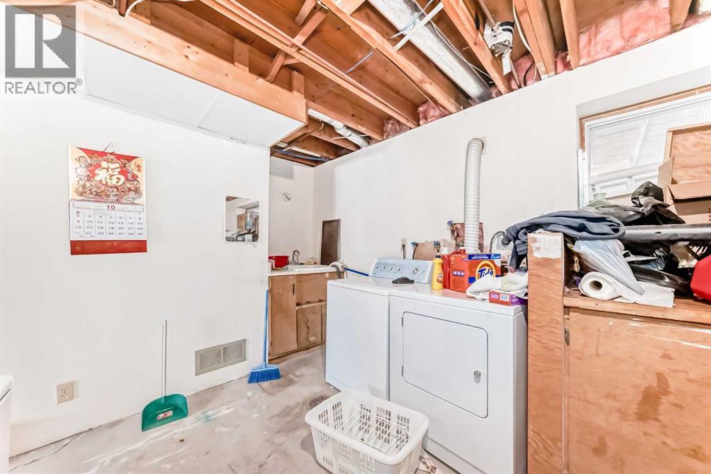 Single Family House Bi-level for Sale in  Berwick Way NW Beddington Heights Calgary 