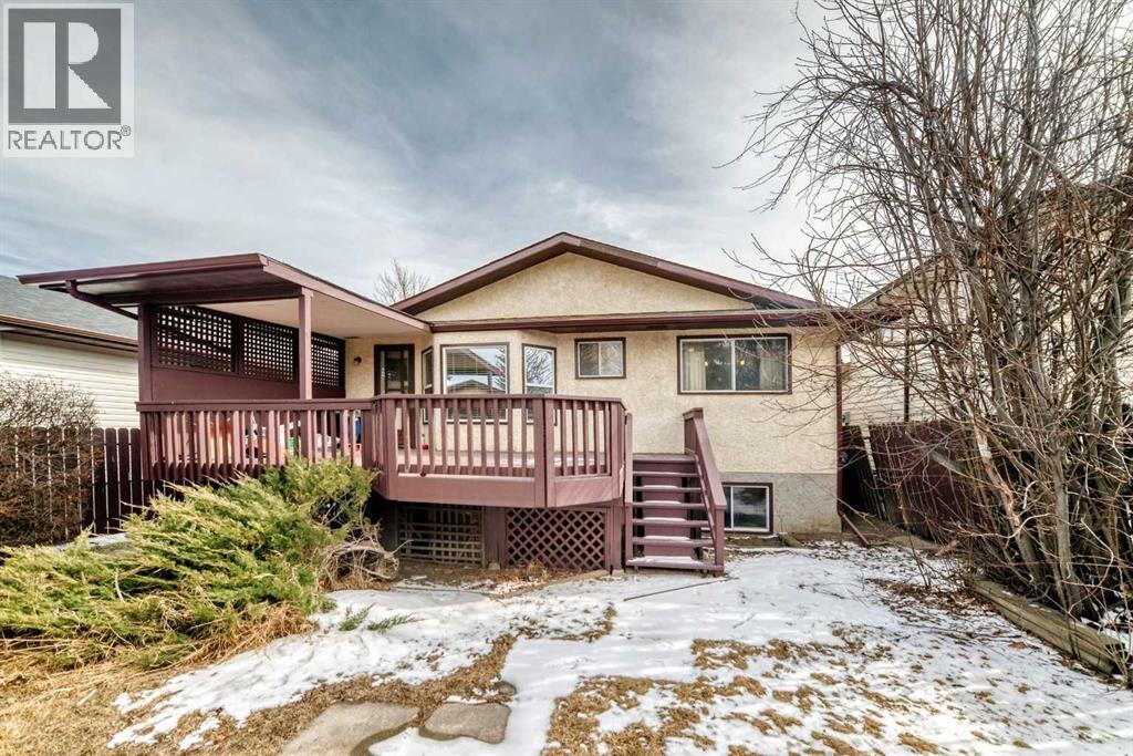 Single Family House Bi-level for Sale in  Berwick Way NW Beddington Heights Calgary 