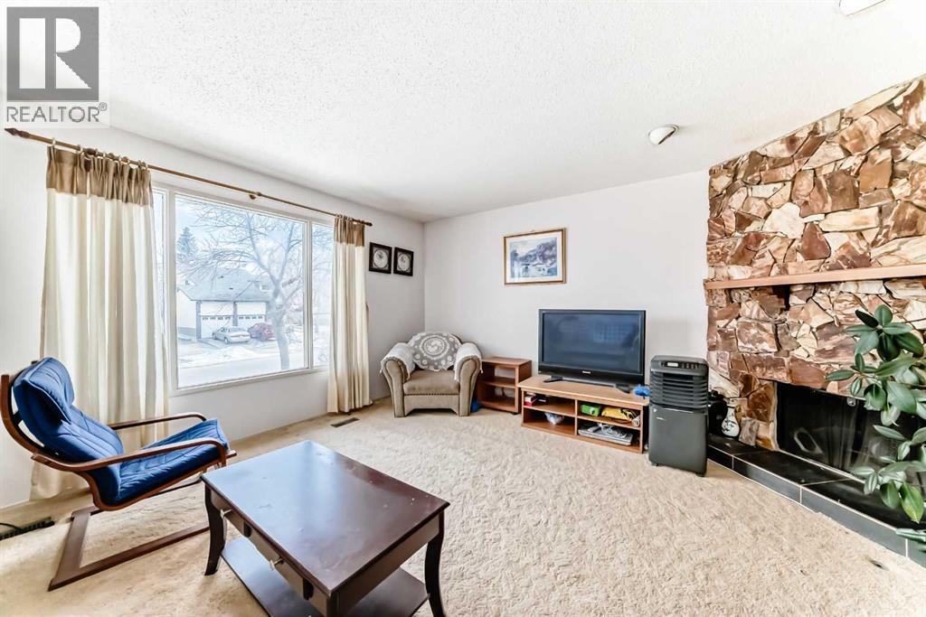 224 Berwick Way NW, Calgary, Alberta