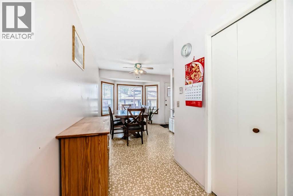 Single Family House Bi-level for Sale in  Berwick Way NW Beddington Heights Calgary 