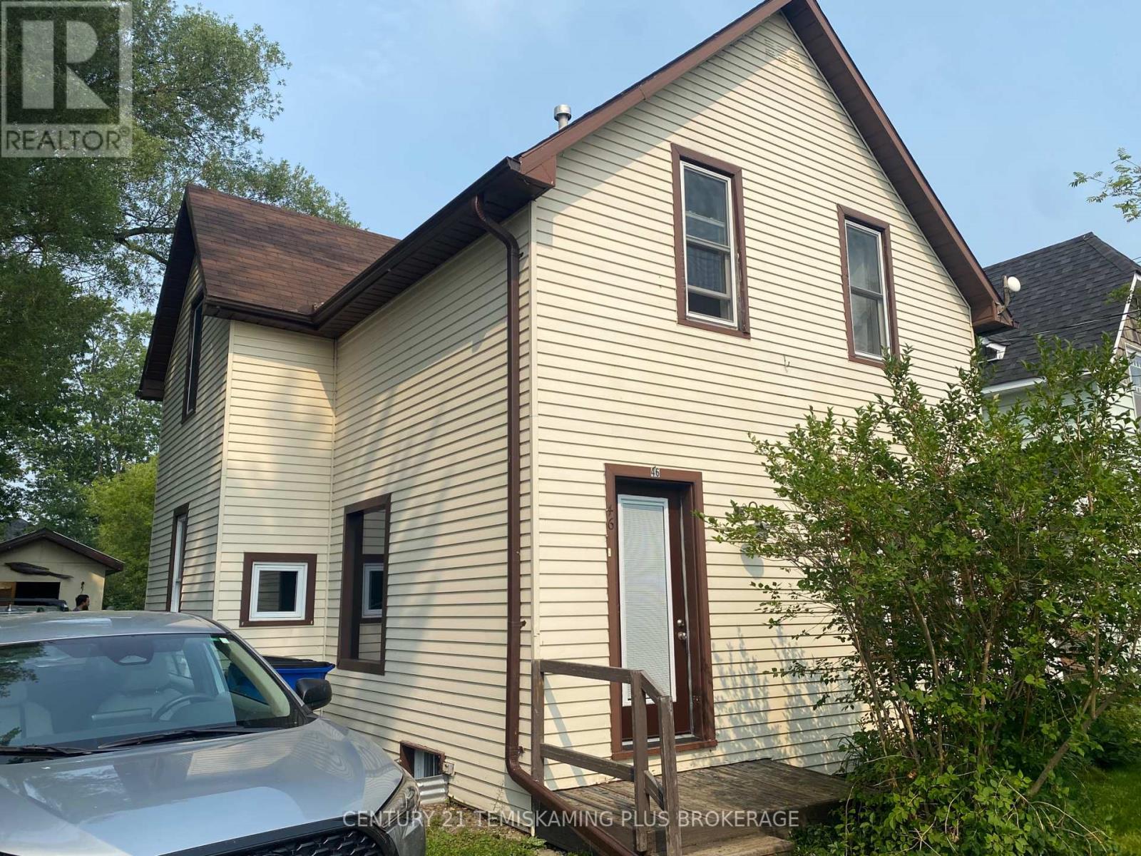 46 PAGET STREET N - 1