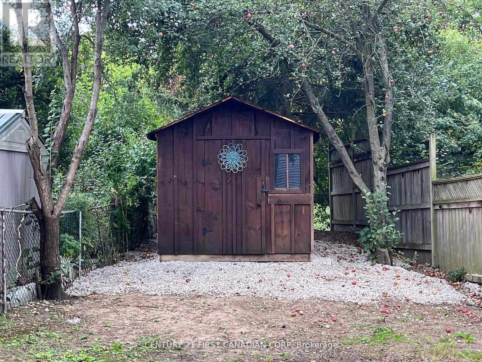 5 CHIDDINGTON GATE — photo 28