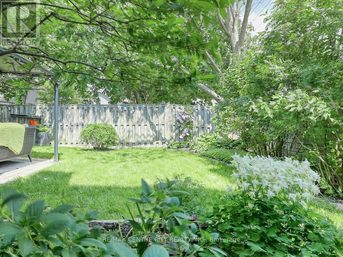 2 STONEYCREEK CRESCENT — photo 31