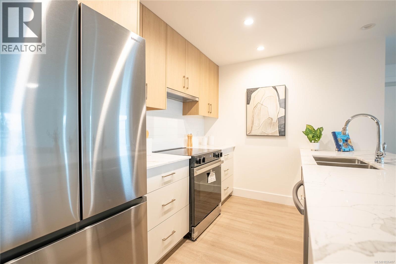 202 258 Helmcken Road, View Royal