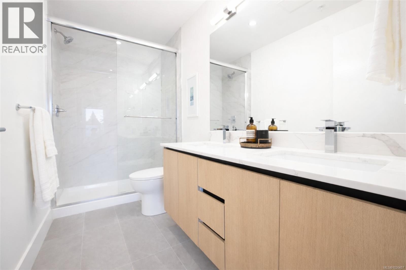 202 258 Helmcken Road, View Royal