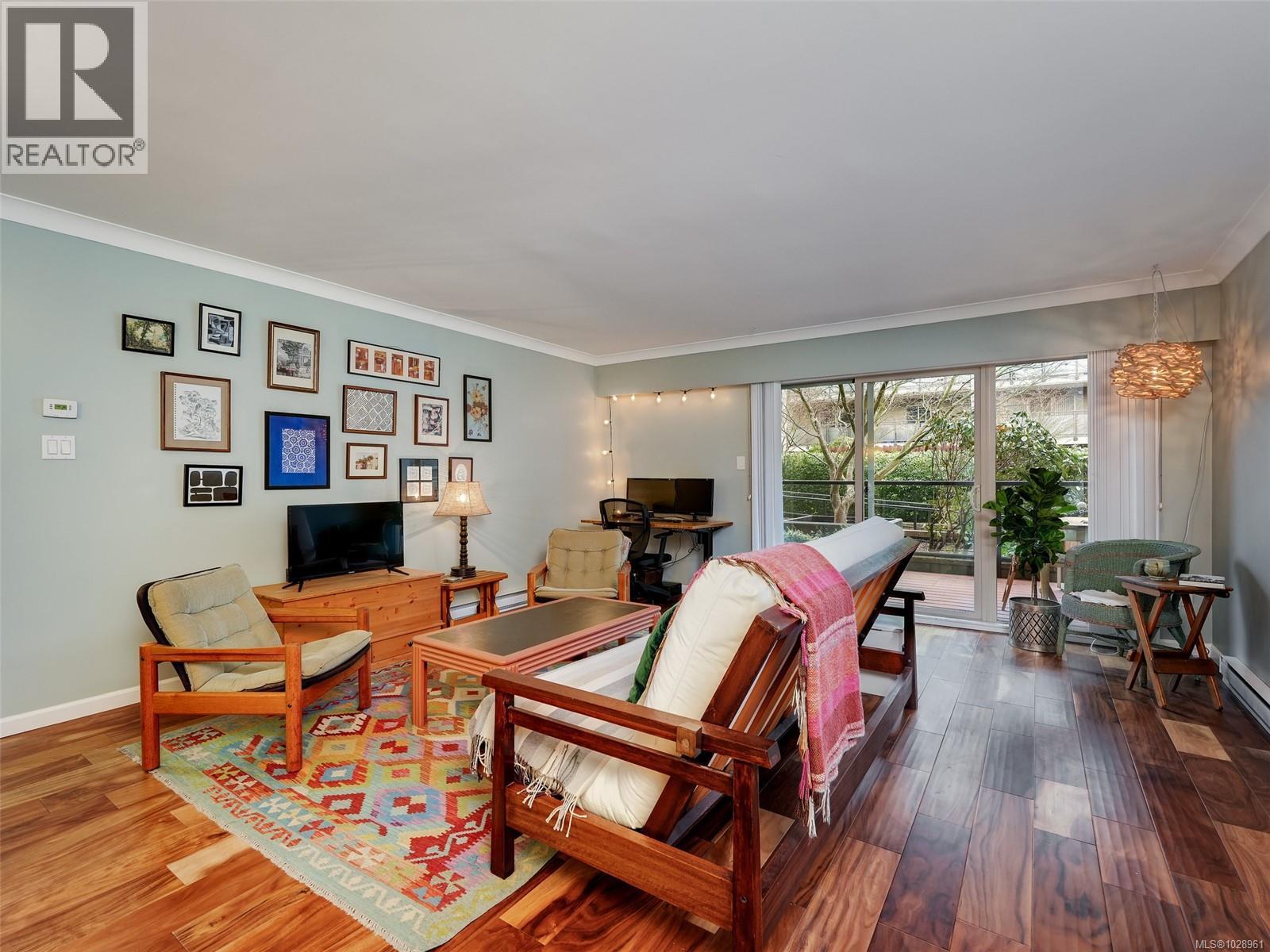 #107 1419 STADACONA AVE - 11