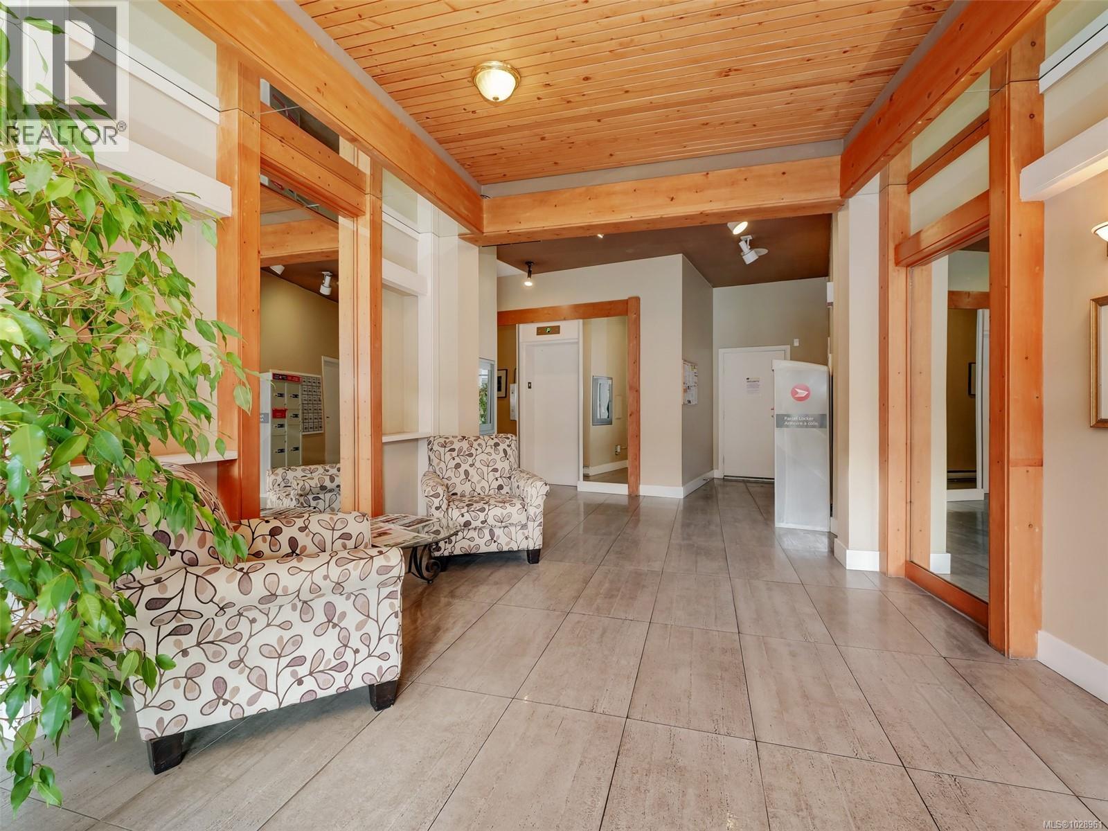 #107 1419 STADACONA AVE - Image 2