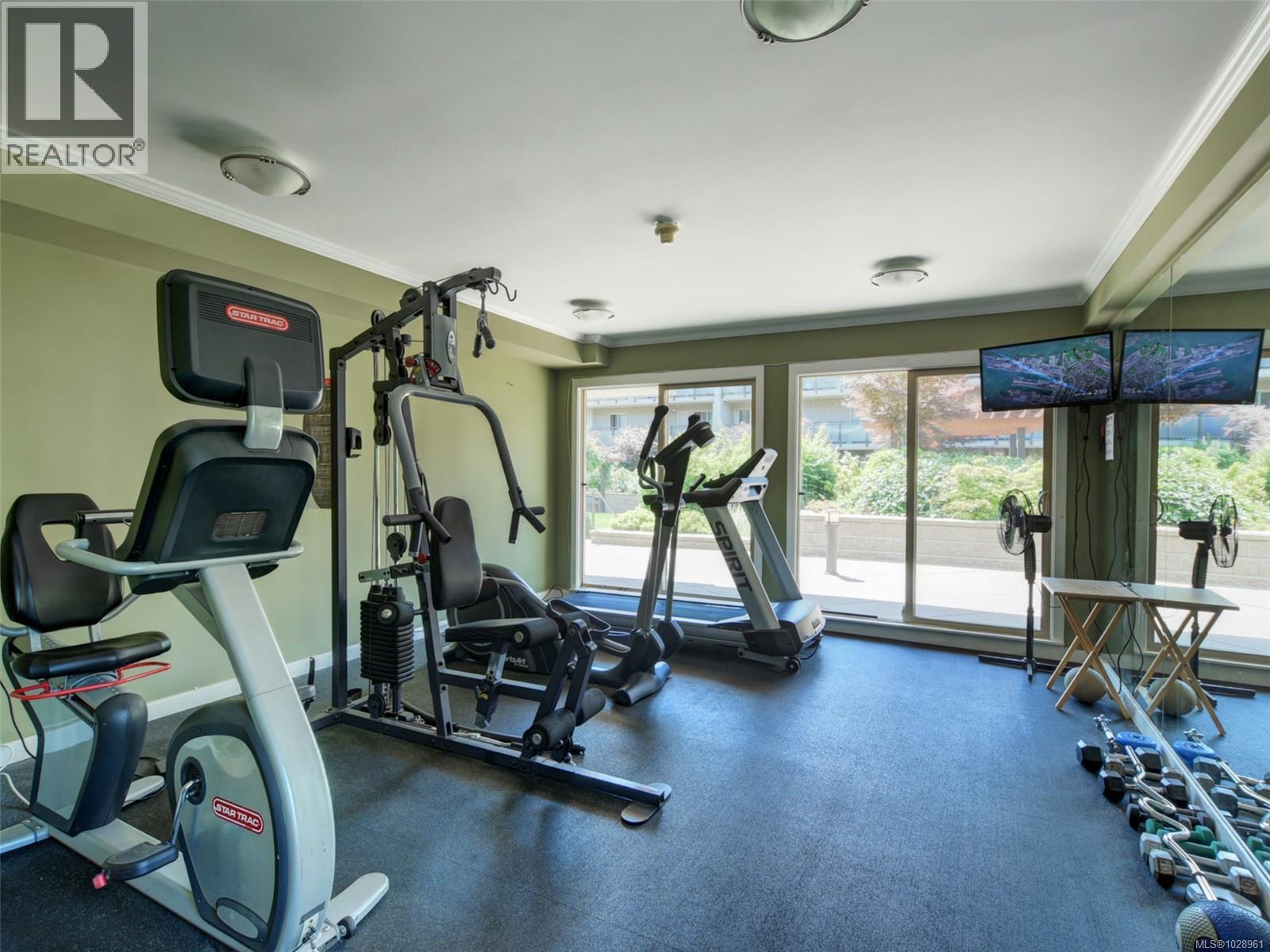 #107 1419 STADACONA AVE - 23