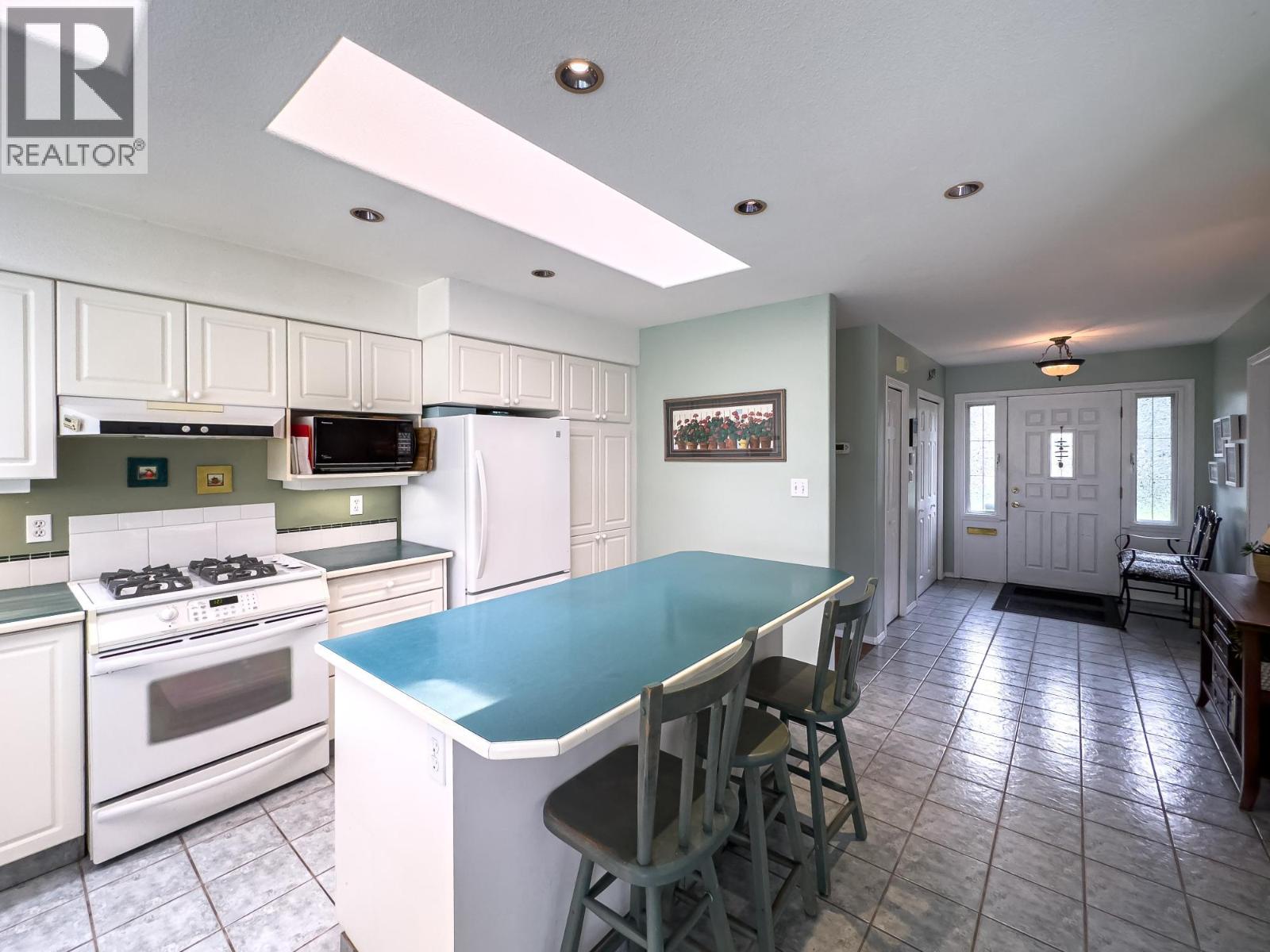 1590 LORNE Street E, Kamloops