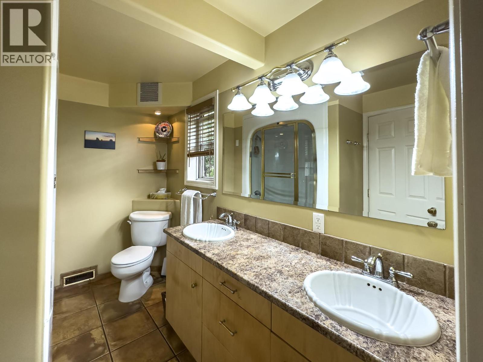 1590 LORNE Street E, Kamloops