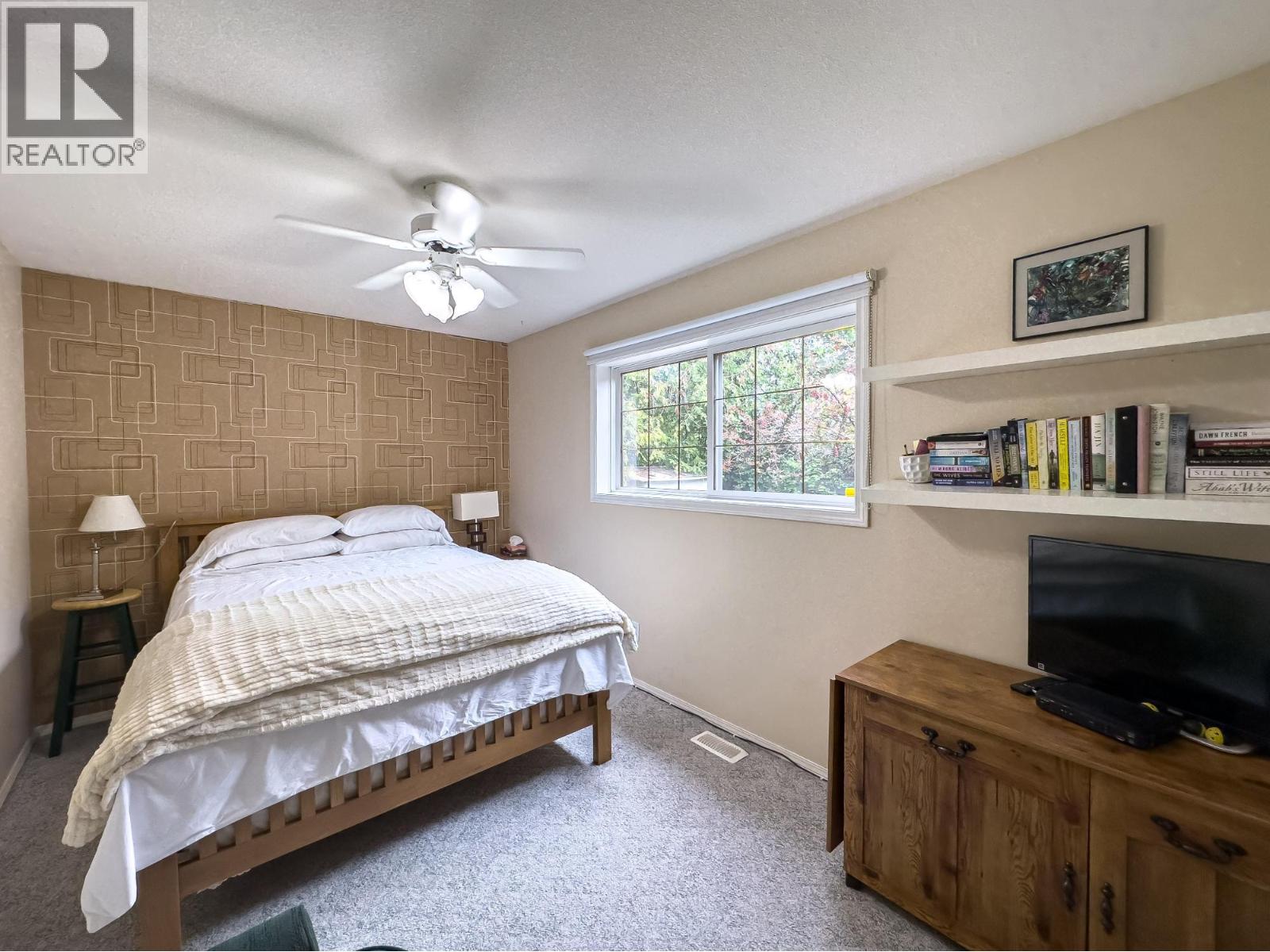 1590 LORNE Street E - 23