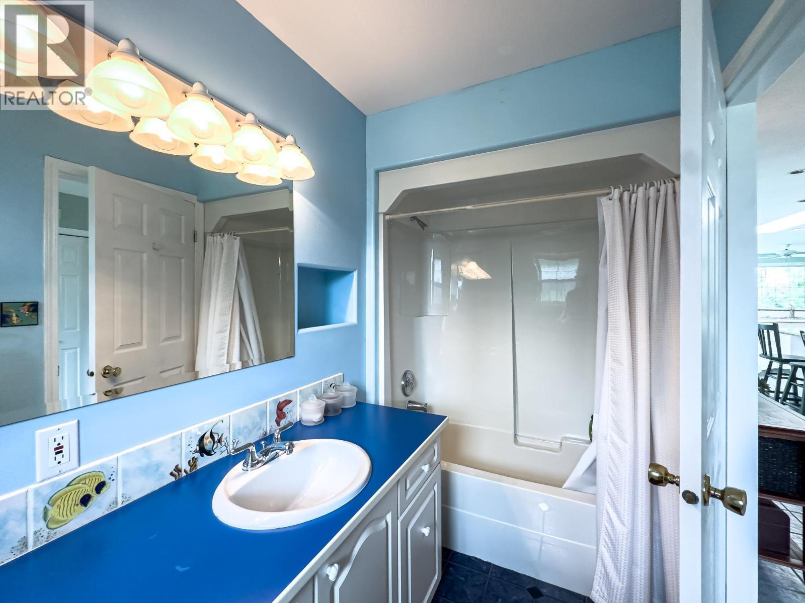 1590 LORNE Street E, Kamloops