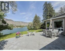 Kitchen - 1590 Lorne Street E, Kamloops, BC V2C1X6 Photo 11