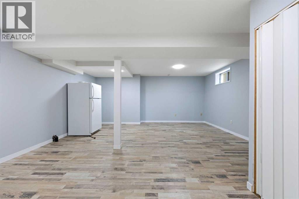 Single Family House for Sale in  Whitworth Way NE Whitehorn Calgary 