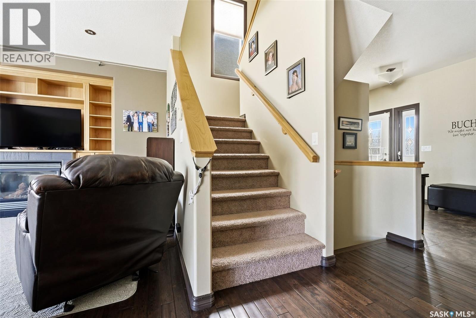 Single Family House 2 Level for Sale in  Linner BAY Regina 