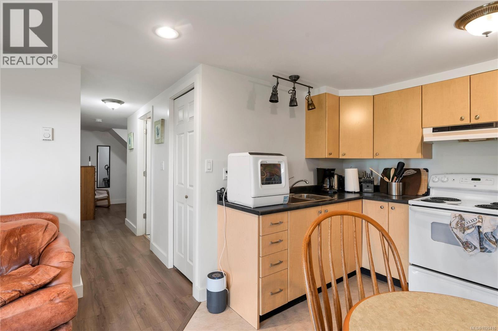 4220 Blenkinsop Rd - 53
