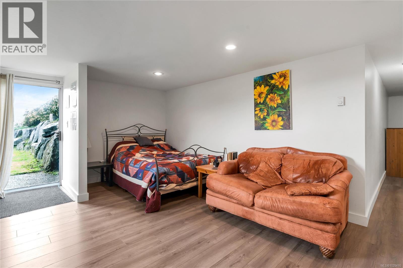 4220 Blenkinsop Rd - 55