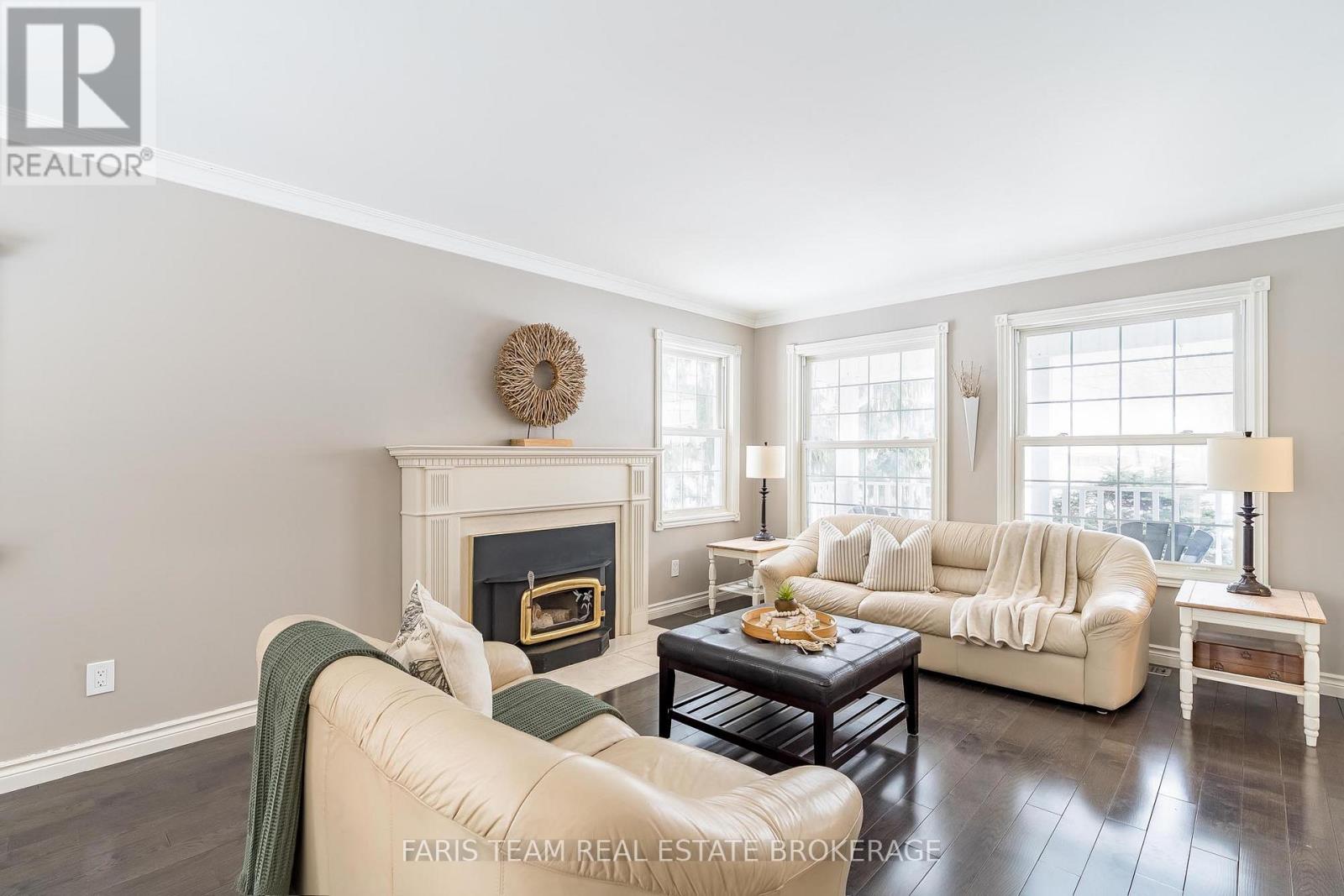 5 BAILEY CRESCENT - 16